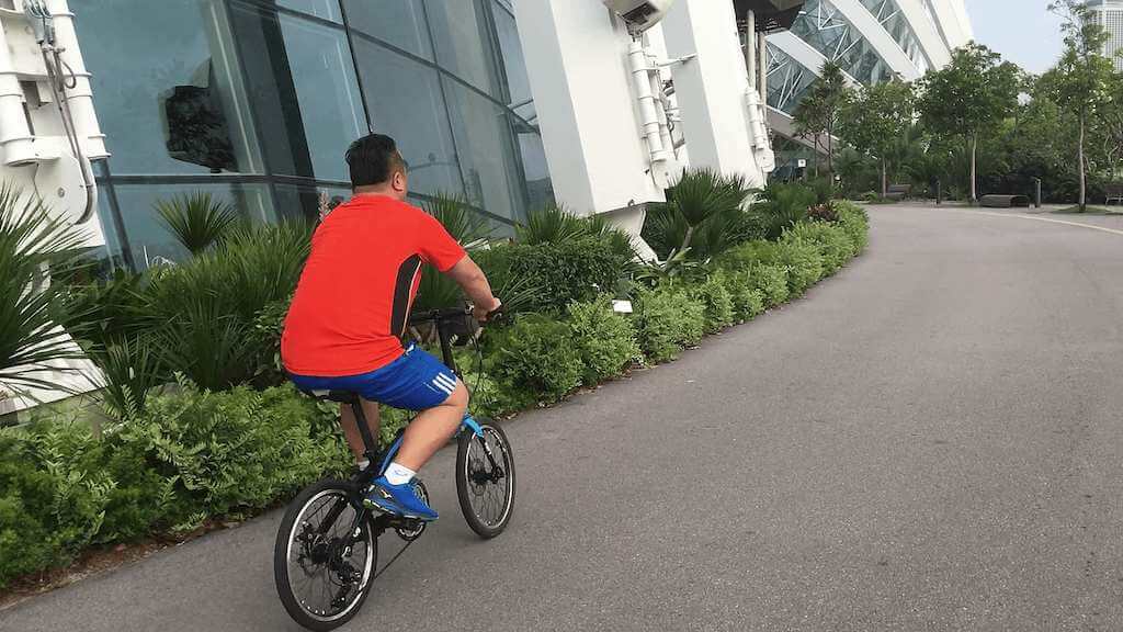 He gives clear advice and able to correct my mistake made during the lesson.