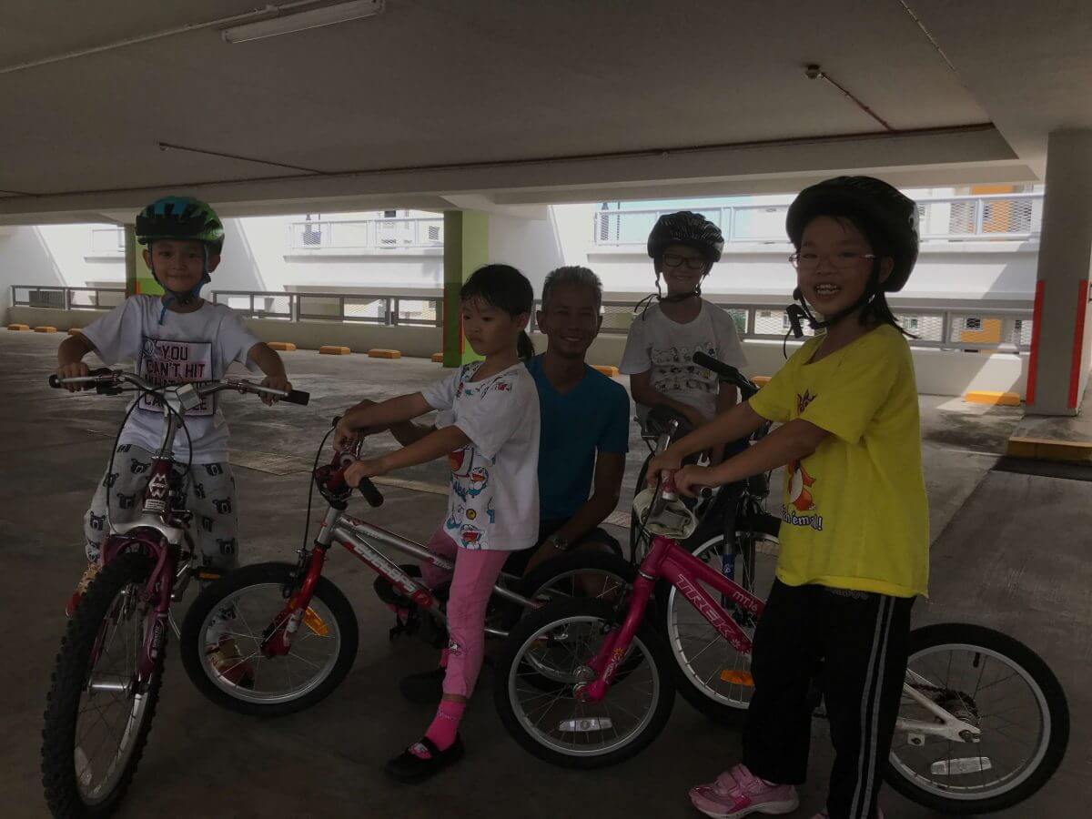 Fai is very encouraging towards the children. He guided the children patiently.